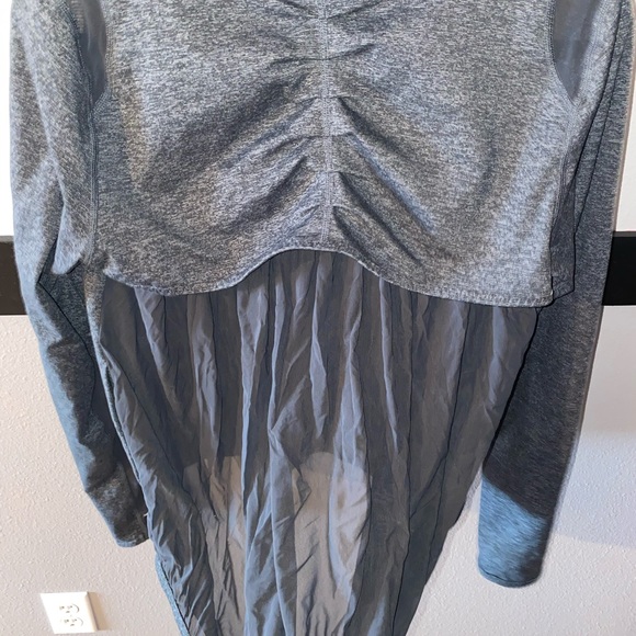 Under Armour work-out jacket - Picture 2 of 3